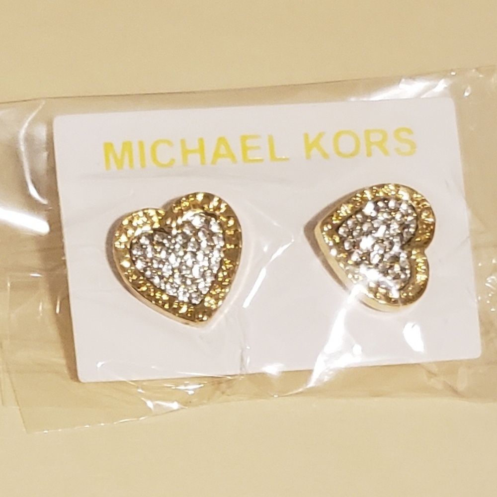 🆕️ NEW Michael Kors Heart Shaped Gold Earrings - Picture 4 of 4